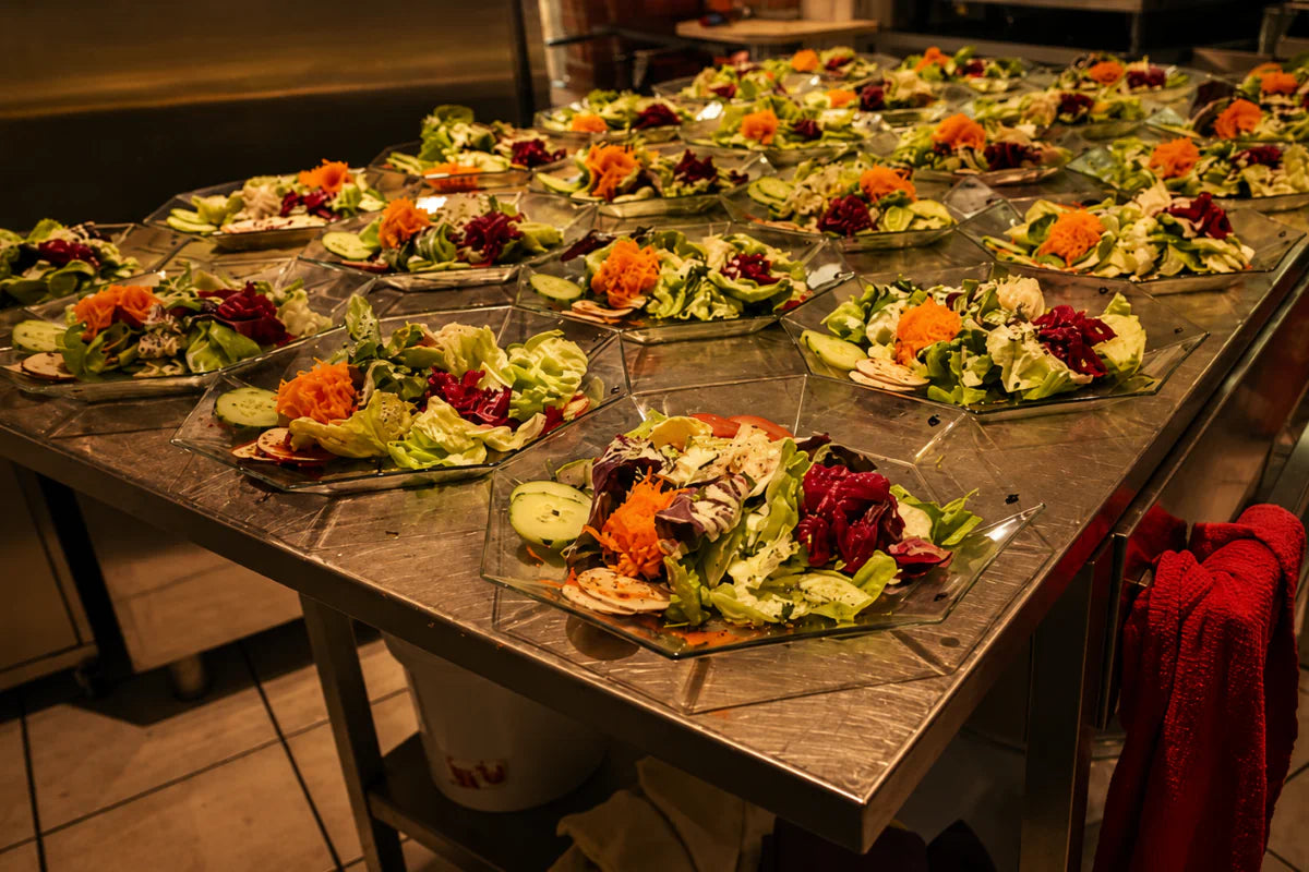 Frisch zubereitete Salate für exklusive Anlässe bis 30 Personen im Restaurant Hazienda in der Region Bern.