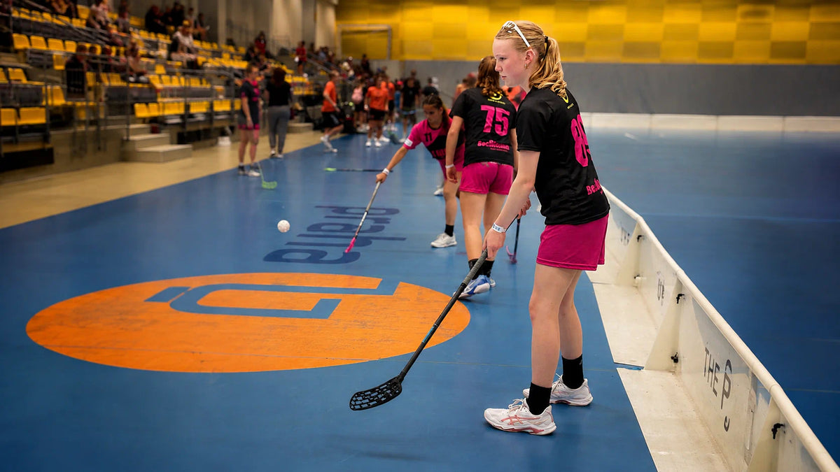 Malin Iseli beim Unihockeytraining mit dem UH Lejon Zäziwil
