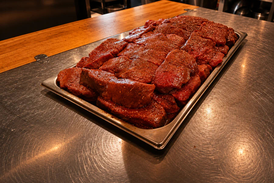 Frisch vorbereitetes Fleisch für exklusive Anlässe bis 30 Personen im Restaurant Hazienda.